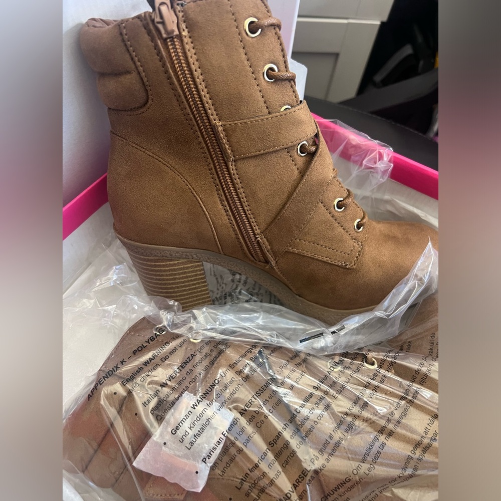 Brand New Boots! Suede material! Size 9